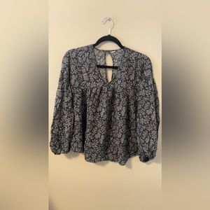 Long sleeve V-neck blouse